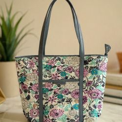 Vera Bradley Patterned Bag 