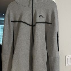 Nike Tech Fleece Size Adult Large 