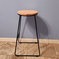 METAL/WOODEN STOOL