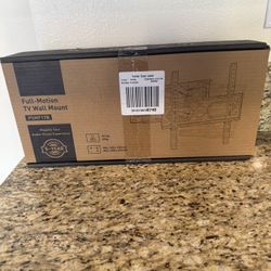 Full-motion TV Wall Mount