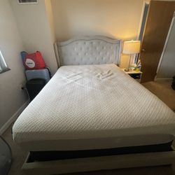🔥 Luxury Queen Bed Frame + Mattress for Sale 🔥