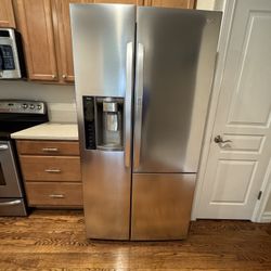LG Side-by-side Refrigerator 