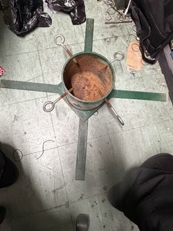 Sturdy Heavy Duty Christmas Tree Stand Up To 12 Foot