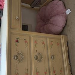 4 drawer desk (with chair)