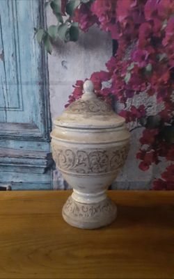 BEAUTIFUL CERAMIC DECOR URN