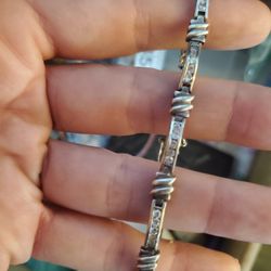 Lots Of Sterling Silver Jewelry Make Offers.