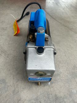 Vacuum pump Robinair