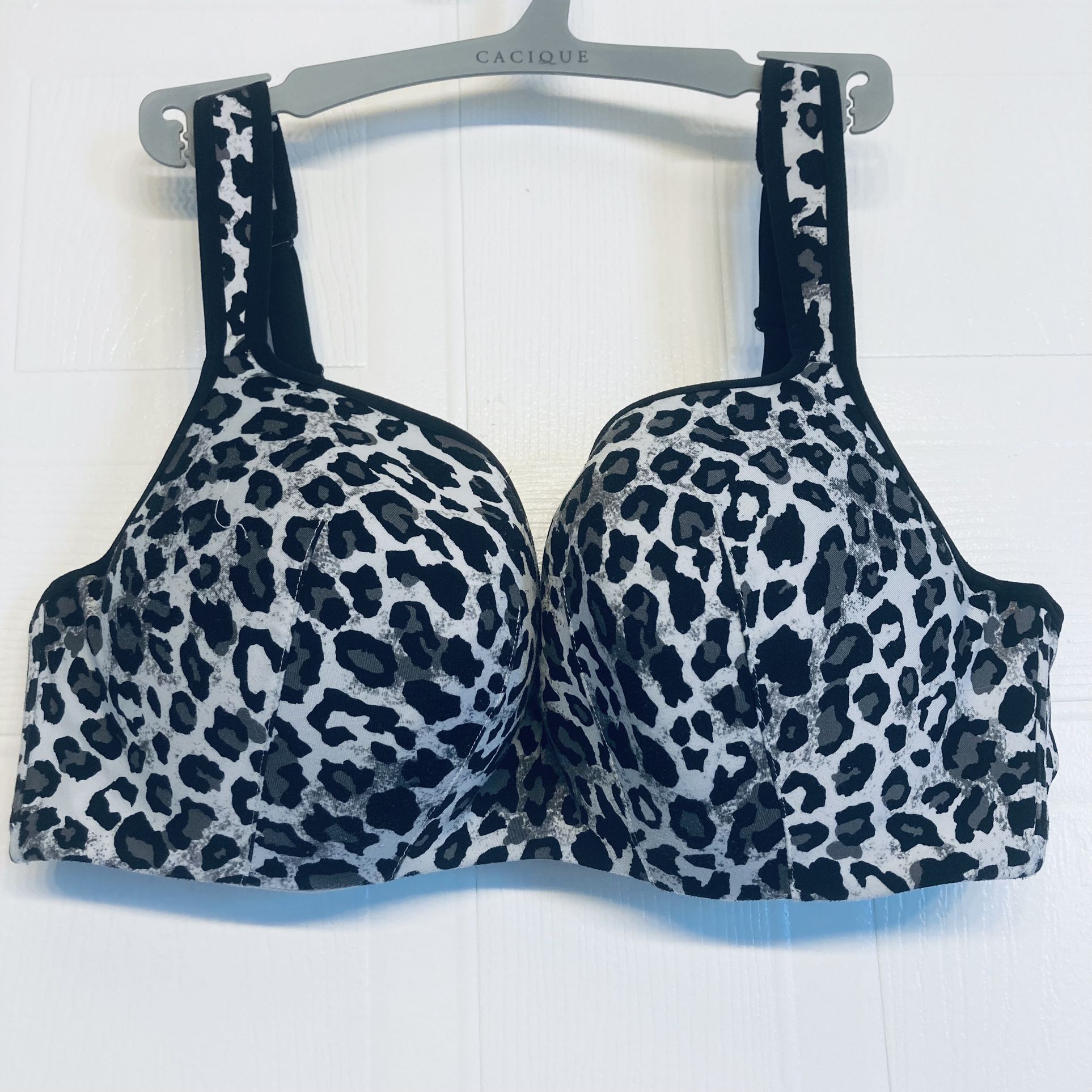 Cacique Lightly Lined Full Coverage Bra Comfort Straps Plus Sz 42C Leopard Print