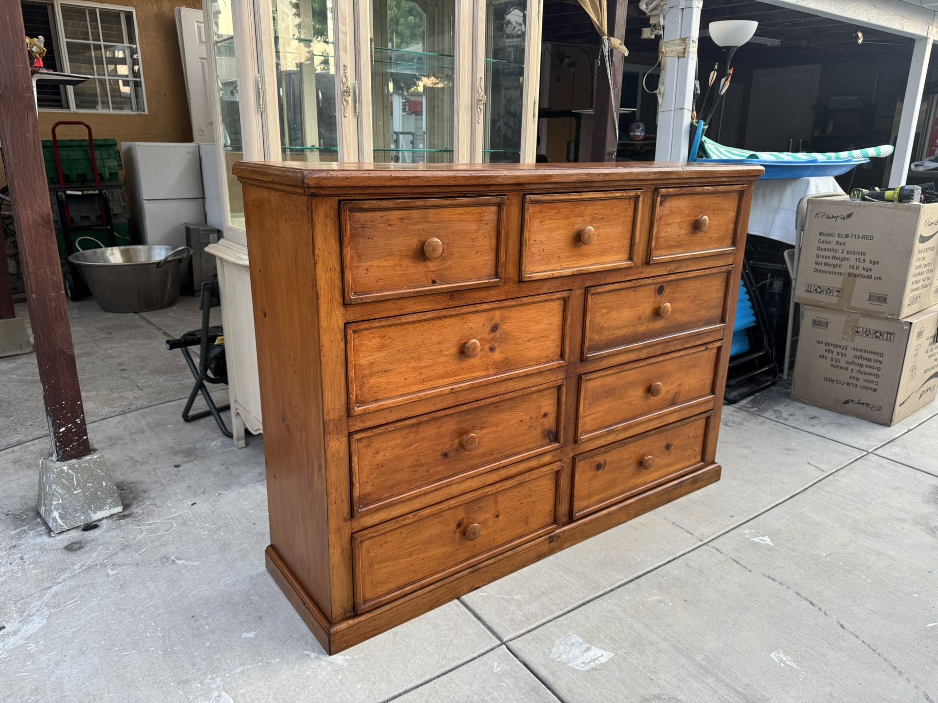 Dresser