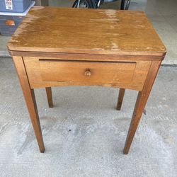 FREE Vintage Sewing Machine Table