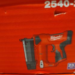 Milwaukee 23 Ga Pin Nailer