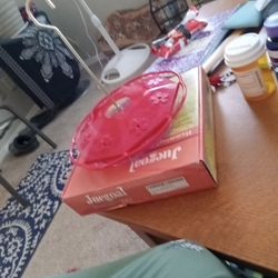 Multi Bird Hummingbird Feeder. Never Been Used