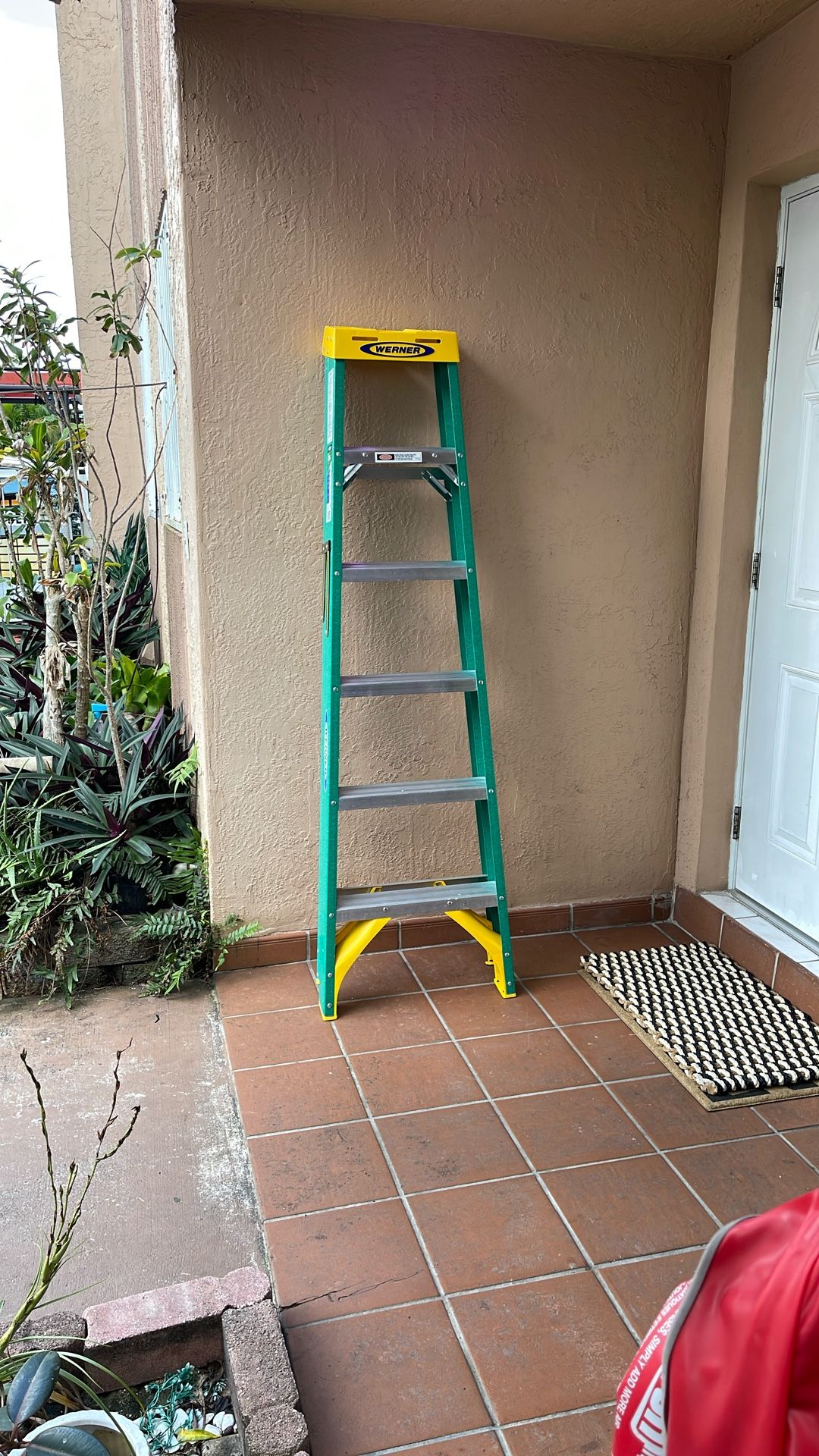 Werner 5900 6-ft ( 10-ft Reach Height ) Fiberglass Type 2 - 225 lbs. Load Capacity Step ladder 🪜 $99 OBO
