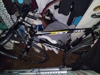 selling a felt f85 roadbike it's a 56 size frame