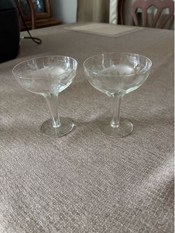 Edged Champagne glasses