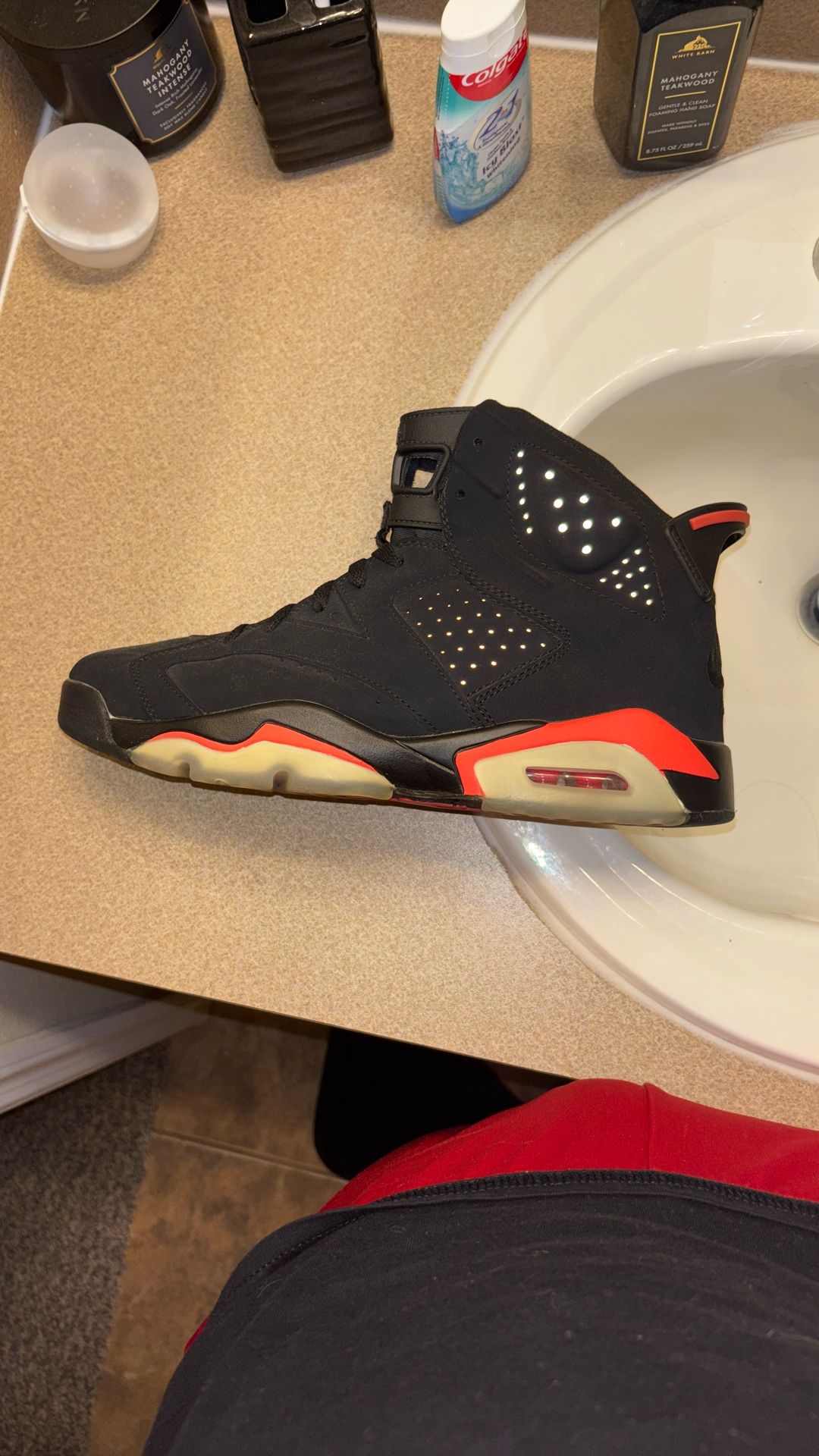 Air Jordan 6 Retro ‘Infrared’ 2019