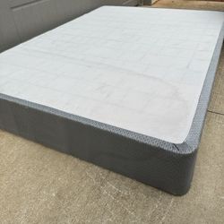 Full size box spring. Used , good condition, Like new. 