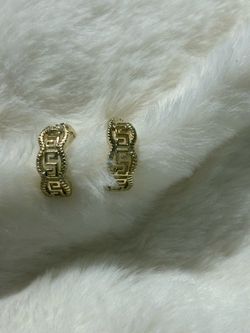 14 K gold plated earring. Aretes de 14 K laminado.