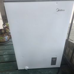 Stand -Alone Freezer