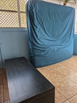 Mesa y colchon king gratis