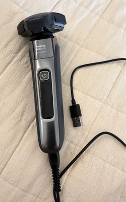 Phillips Norelco Series 7000 Wet & Dry Electric Razor