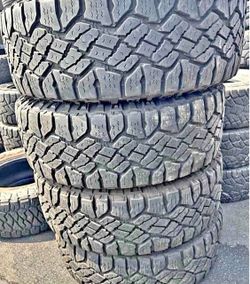 275/70/18 Goodyear Tires. Com 80% de vids las