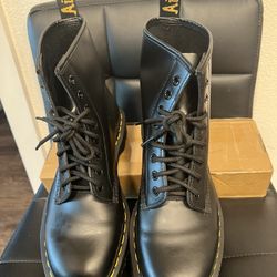 Dr Martins Men Boots Size 9