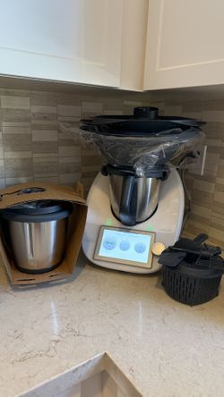 Thermomix TM6 + Extra Mixing Bowl & Accessories