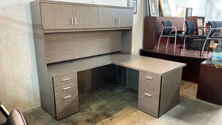 L shaped desk with hutch