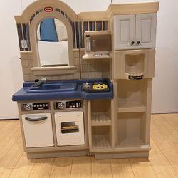 Kids Play Kitchen