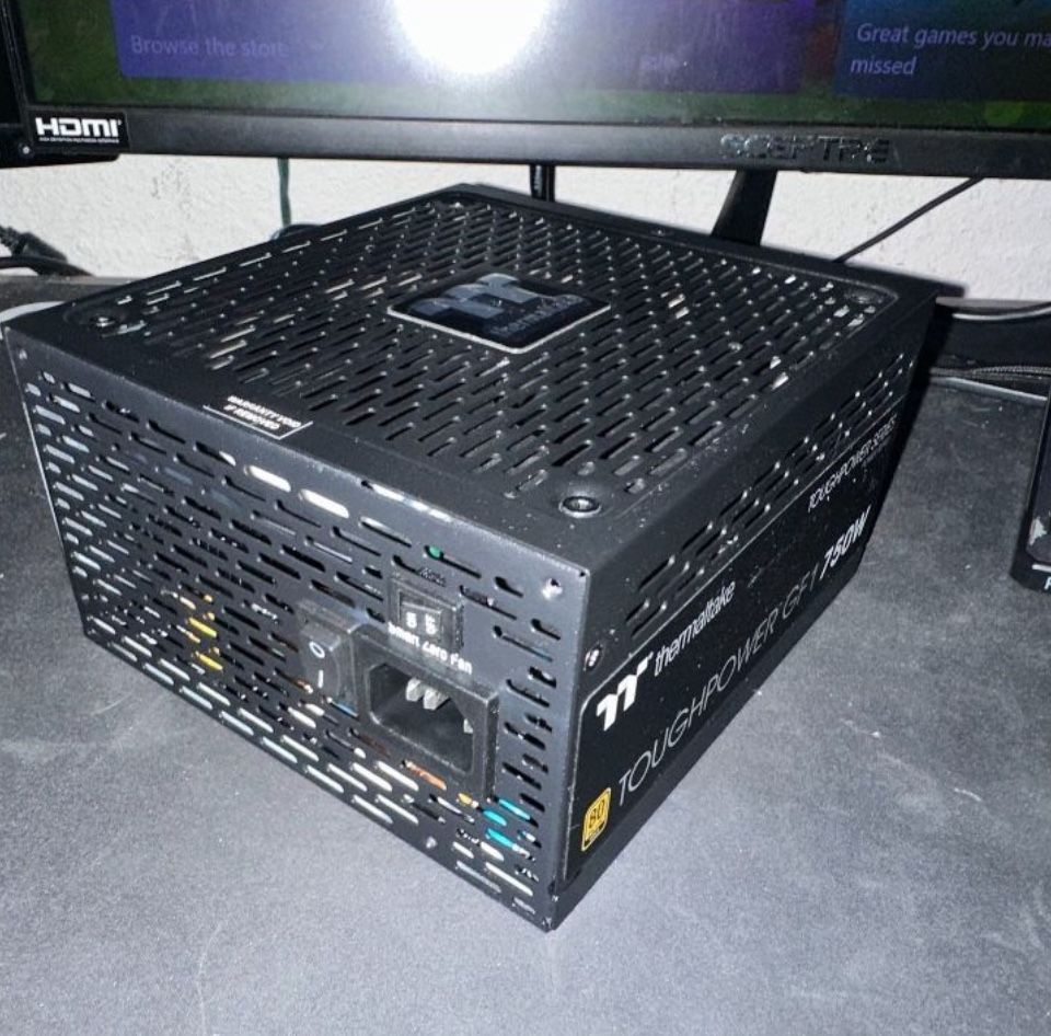 Thermaltake 750w Power Supply