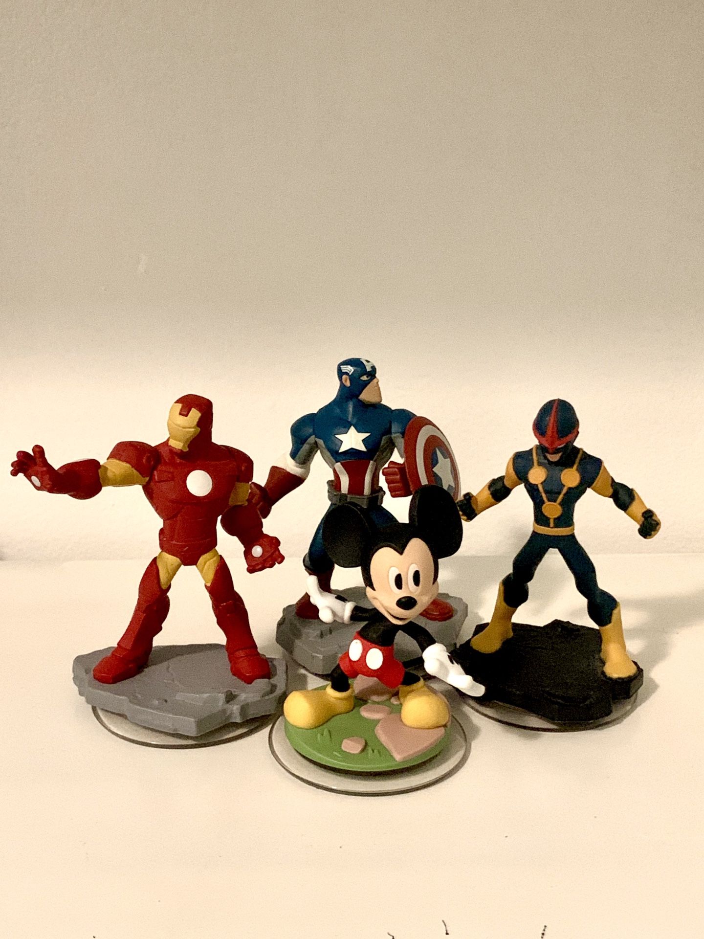 Disney infinity Mickey Mouse and marvel bundle