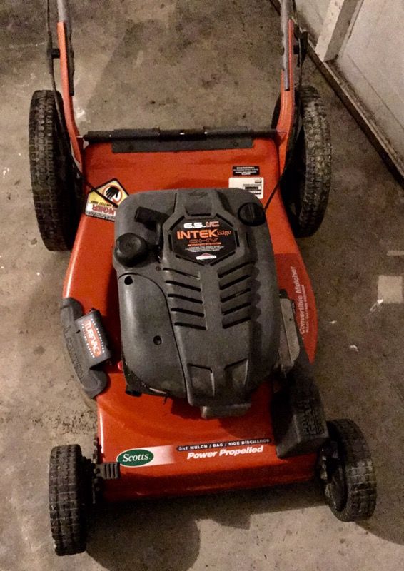 Scotts INTEK Edge 6.5hp OHV self propelled Lawn Mower