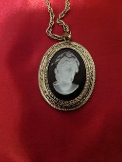 Vintage Whiting Davis Frosted Glass Cameo Pendant W/ Necklace 