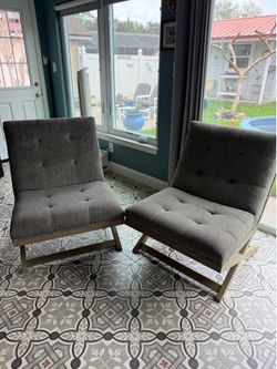 Accent chairs