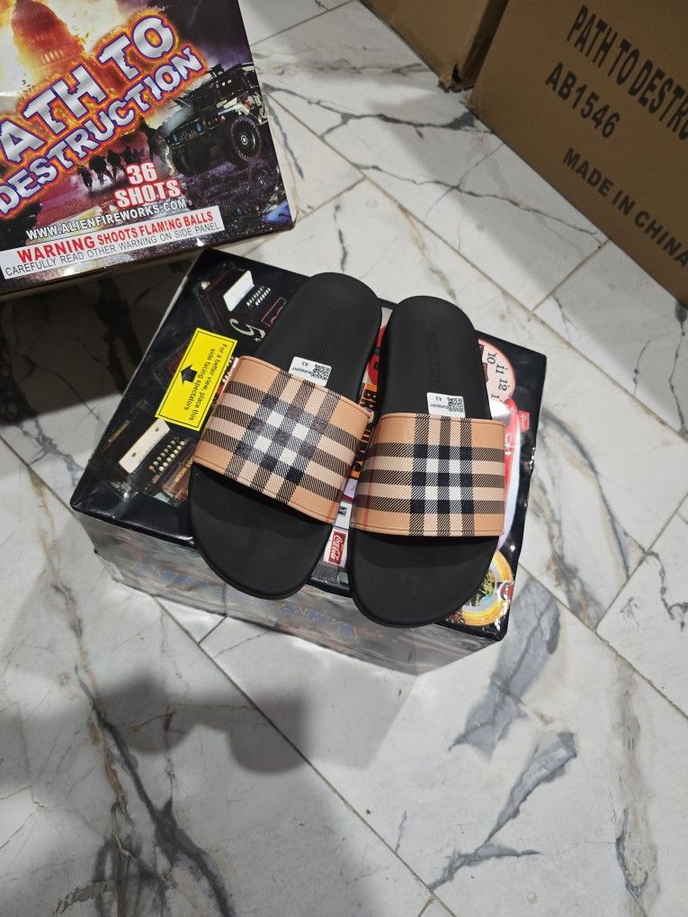 Burberry sandals new