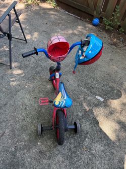 Kid bike with helmet