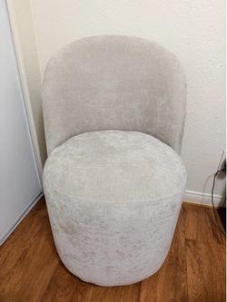 Vanity chair