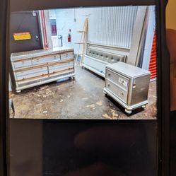 King sz 3pc bed frame set