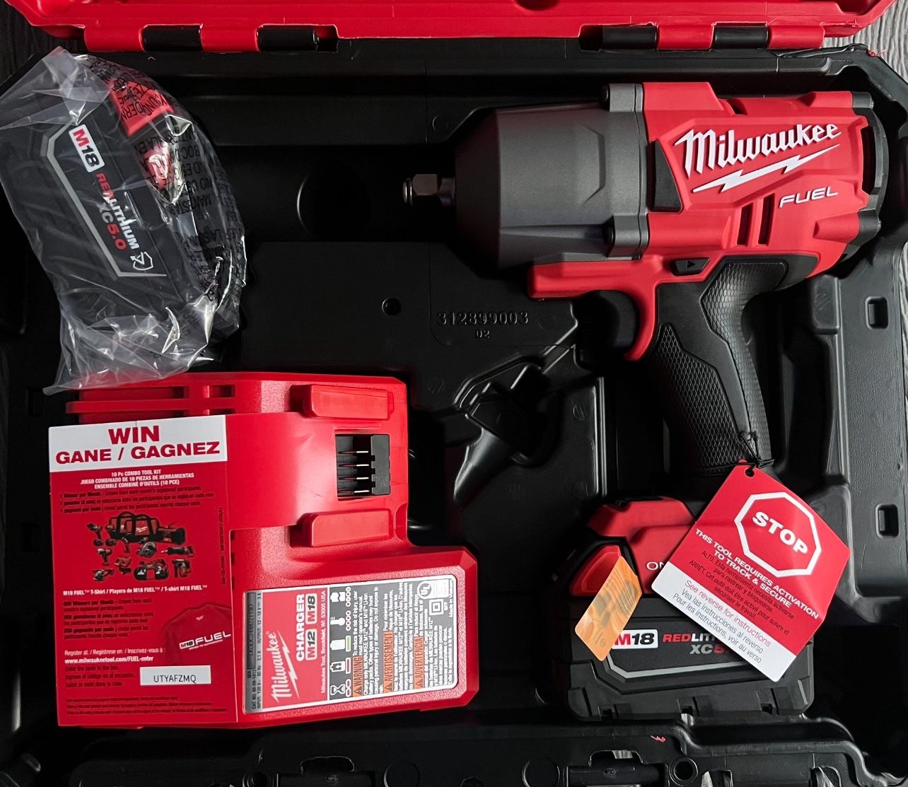 Milwaukee M18 Fuel W/ One-Key High Torque Impact Wrench 1/2" Friction Ring Kit Milwaukee M18 Fuel con llave de impacto de alto par de una tecla de 1/2