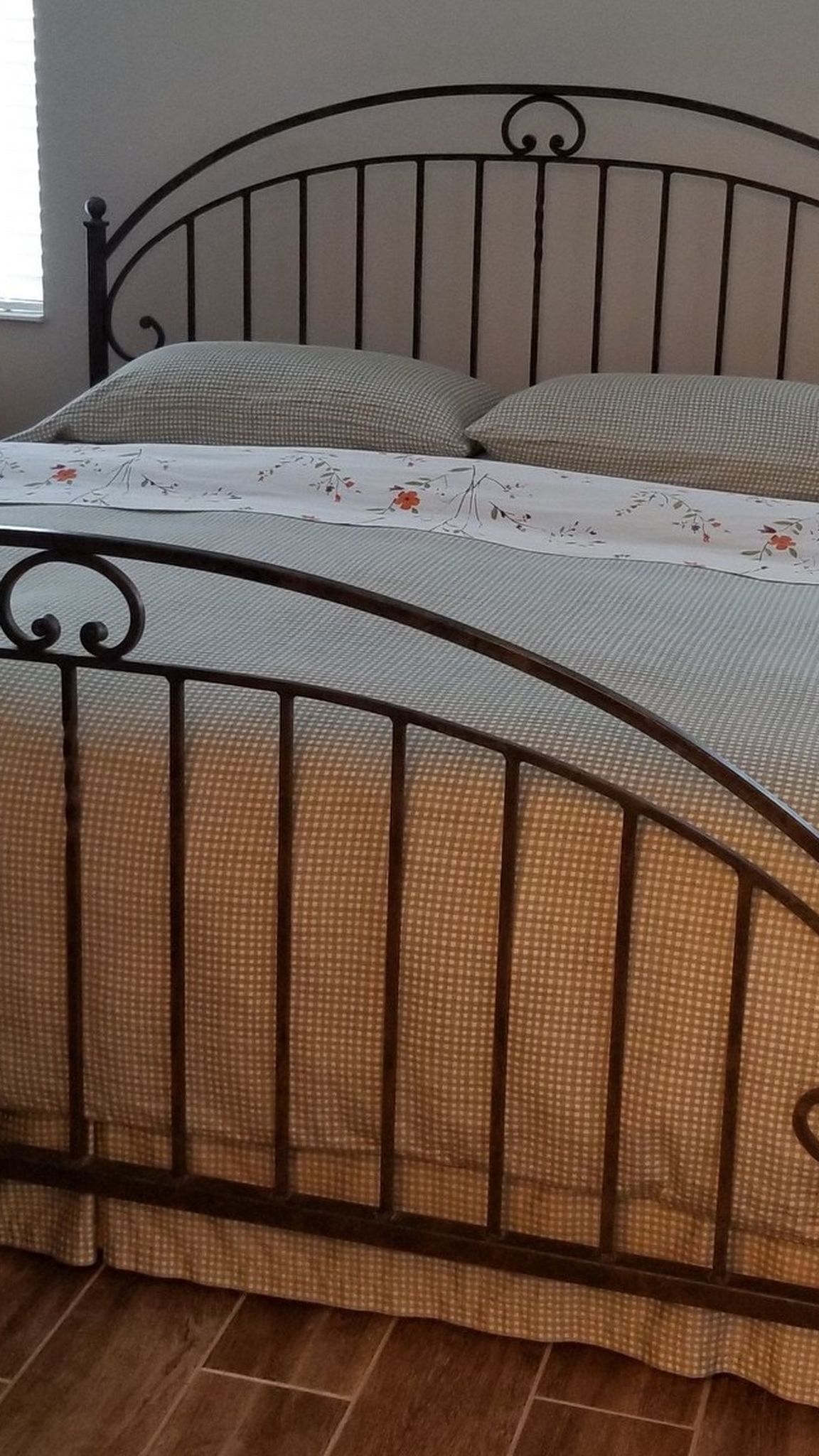Ethan Allen King Size Bed