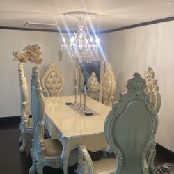 Beautiful Luxury Dining Table