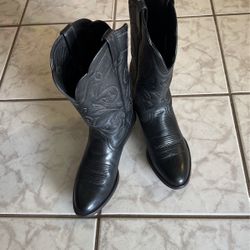 Authentic ARIAT Heritage Women’s Black Pull On R Toe Western Boots 6.5
