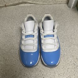 University Blue UNC 11 Low Size 8.5 