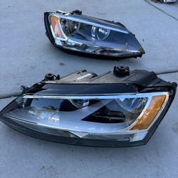 11-18 VW Jetta Headlights New 
