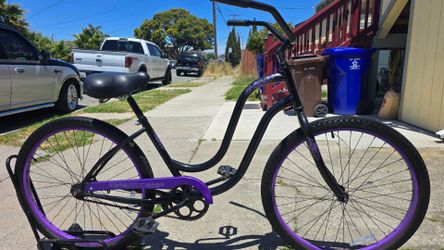 Beautiful Beach Cruiser Bike Like New 
Small Size