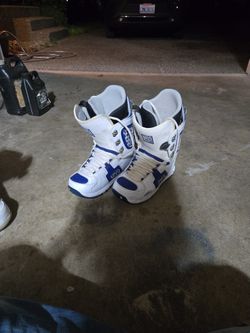 Men's Size 9.5 Snowboarding Boots