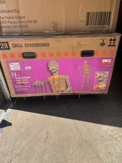 11 FT Grave & Bones Giant-Sized LED Mummy