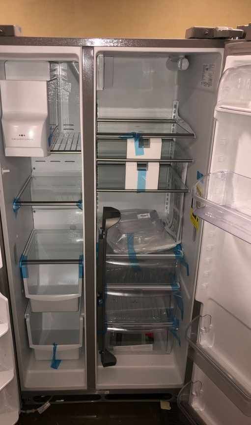 Brand New Frigidaire Gallery Side by Side Refrigerator (Model:LGHX2636TF) L
