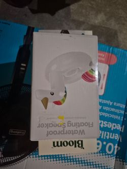 Pool float / floating speaker NWT